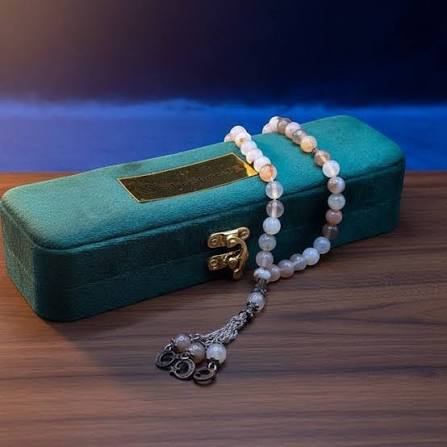 Elegant Pearl Tasbih – Premium Prayer Beads with Decorative Silver Pendant & Gift Box